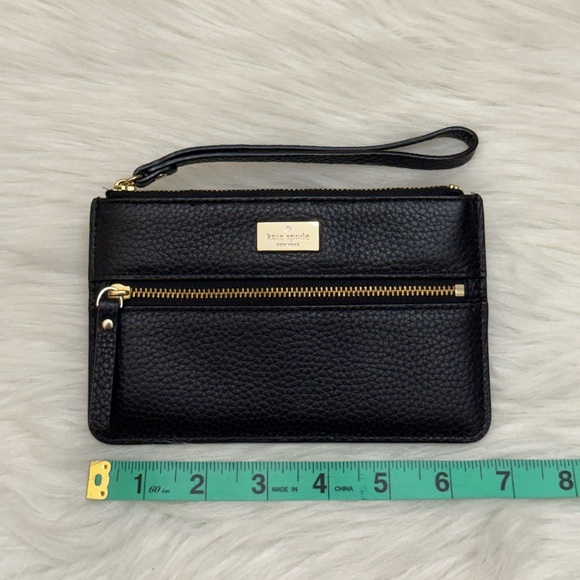 KATE SPADE NEW YORK HIGHLAND PLACE WRISTLET - Picture 9 of 10
